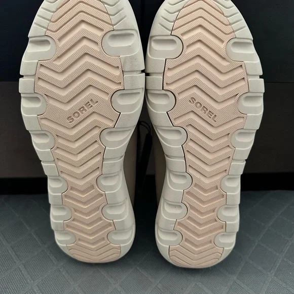 NWT Sorel Explorer II Joan Faux Fur boots - Picture 4 of 7